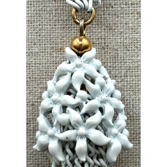 Vintage Monet‎ White Enamel over Metal Chain Necklace with Tassel Signed 24in - Picture 4 of 13